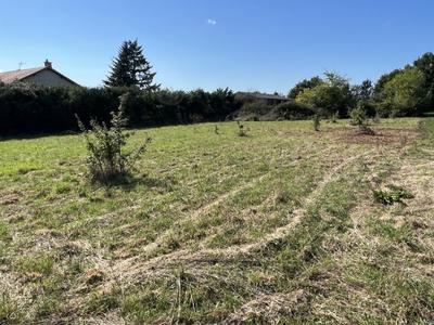 Terrain constructible - 1 776 m²