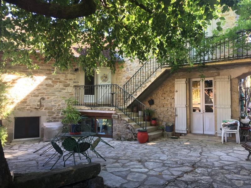 Maison - 195 m² - 7 pièces