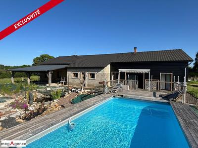 Propriété - 190 m² - 6 pièces