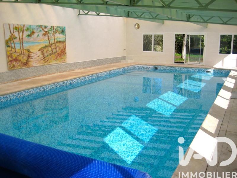 Maison - 458 m² - 10 pièces