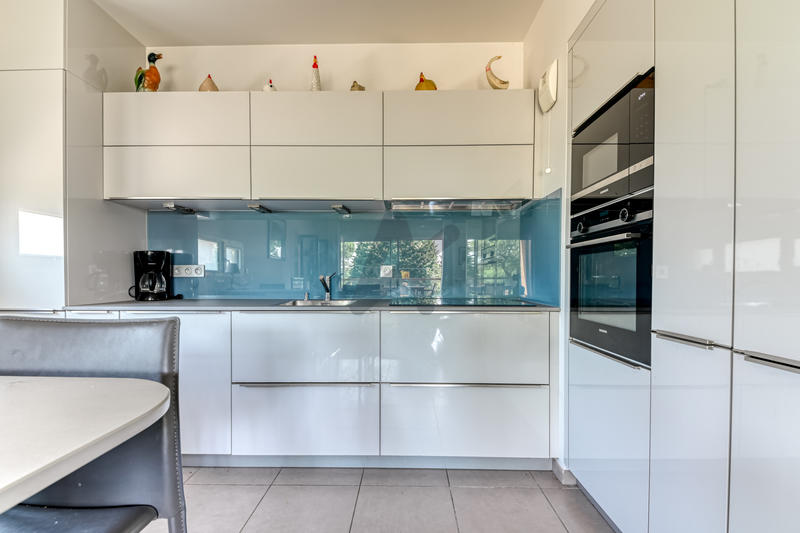 Appartement - 93 m² - 4 pièces