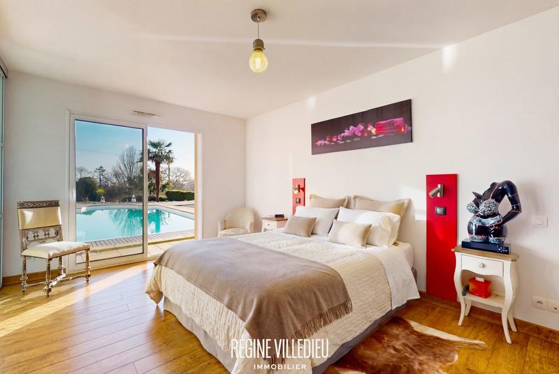 Maison - 296 m² - 7 pièces