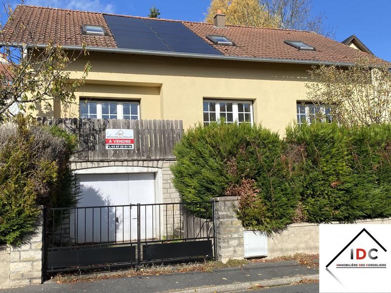 Maison - 165 m² - 9 pièces