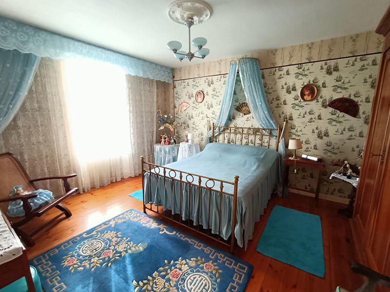 Maison - 207 m² - 7 pièces