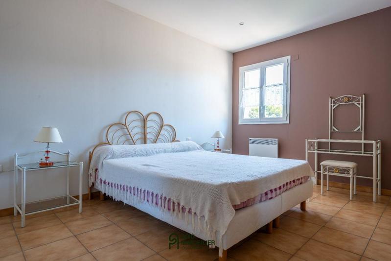 Villa - 243 m² - 7 pièces