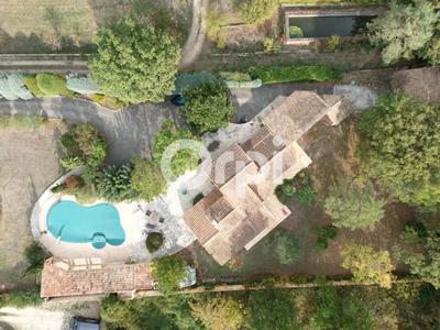 Maison - 200 m² - 6 pièces