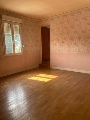 Maison - 235 m² - 10 pièces