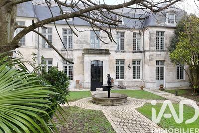 Maison - 495 m² - 10 pièces