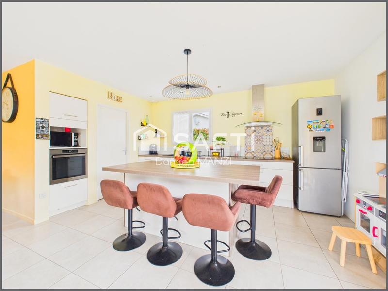 Maison - 99 m² - 5 pièces