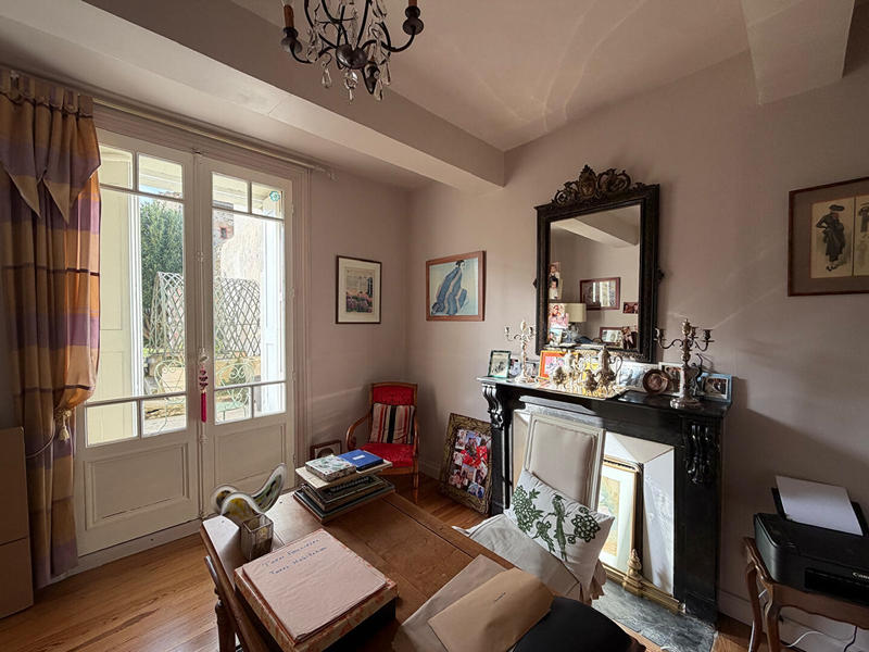 Maison - 340 m² - 8 pièces