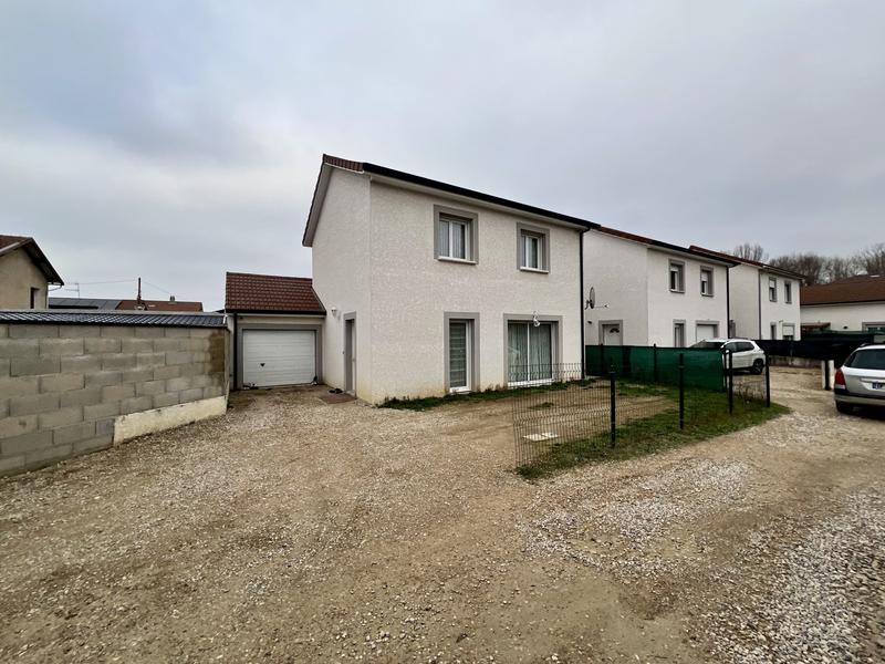 Maison - 90 m² - 4 pièces