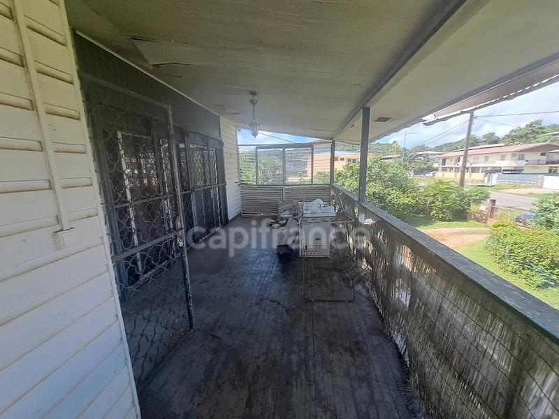 Maison - 338 m² - 8 pièces