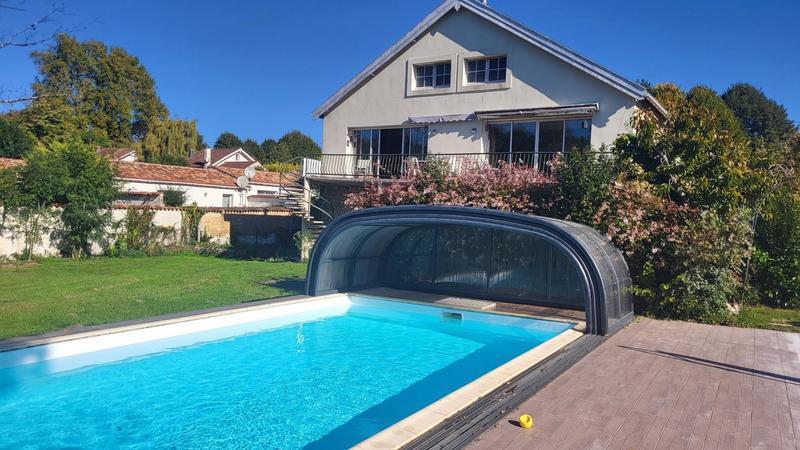 Maison - 362 m² - 11 pièces