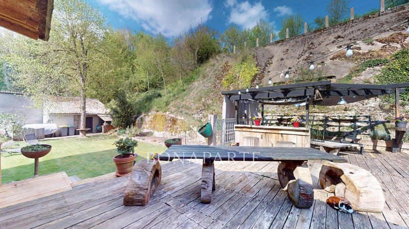 Maison - 189 m² - 8 pièces