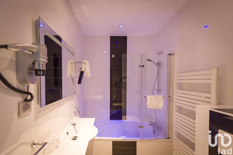 Local commercial - 1 700 m²