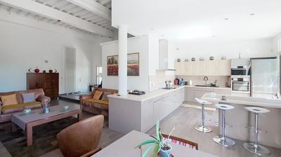 Demeure - 223 m² - 6 pièces