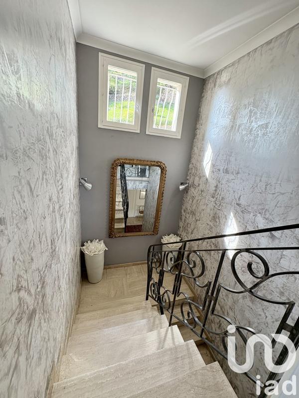 Maison - 209 m² - 6 pièces