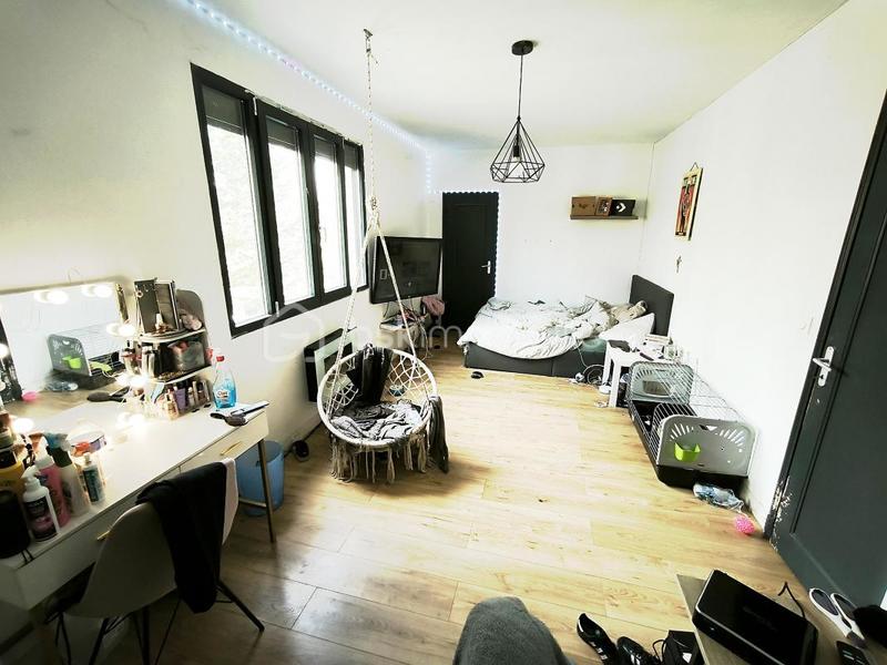 Maison - 270 m² - 8 pièces