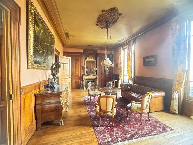 Maison - 184 m² - 10 pièces