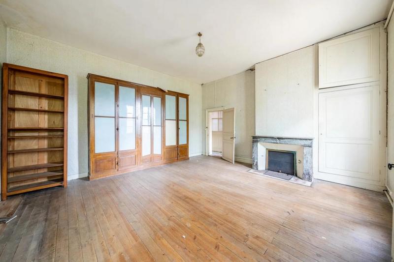 Maison en pierre - 200 m² - 8 pièces