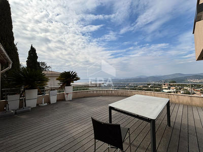 Maison - 225 m² - 7 pièces