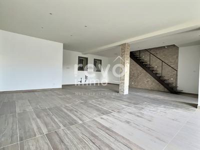 Maison - 123 m² - 4 pièces