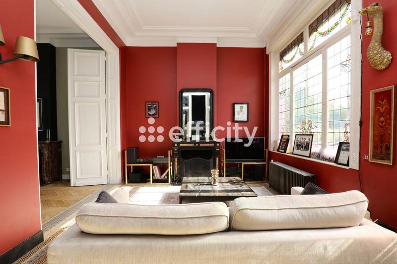 Maison - 200 m² - 7 pièces