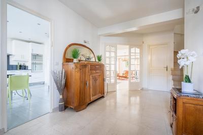 Maison - 245 m² - 6 pièces