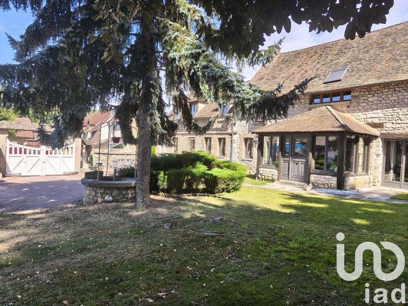 Maison - 250 m² - 7 pièces