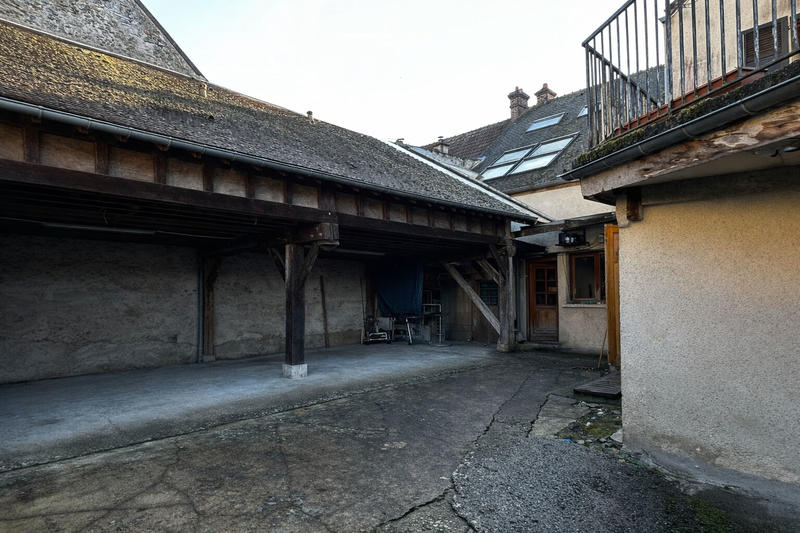 Maison - 394 m² - 11 pièces