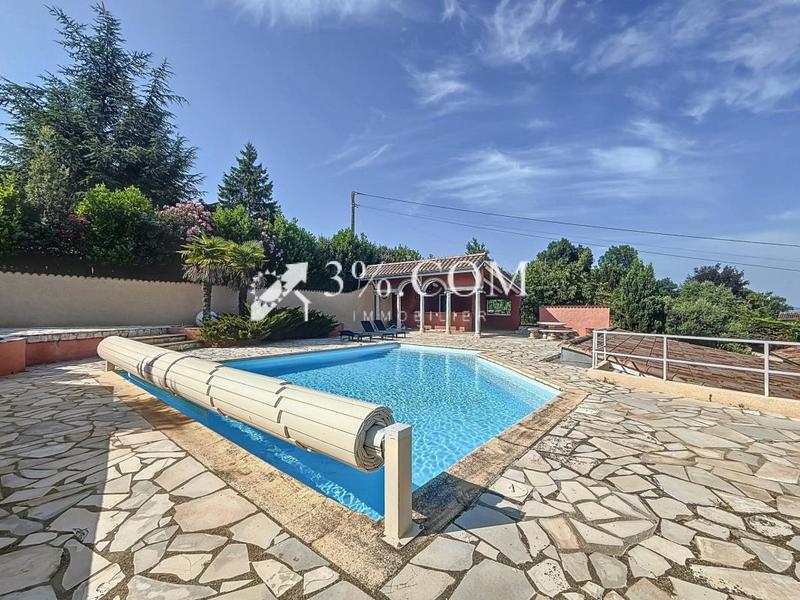 Maison - 182 m² - 8 pièces