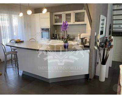 Maison - 140 m² - 4 pièces