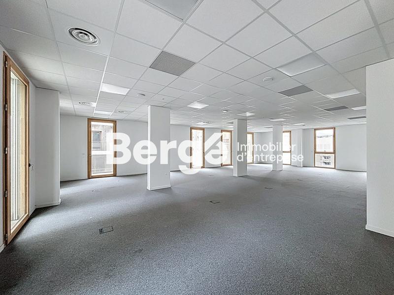 Bureau - 423 m²