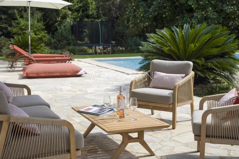 Villa - 220 m² - 6 pièces