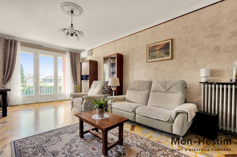 Propriété - 263 m² - 11 pièces