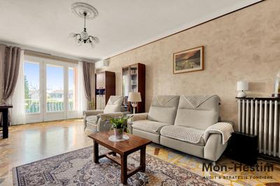 Propriété - 263 m² - 11 pièces