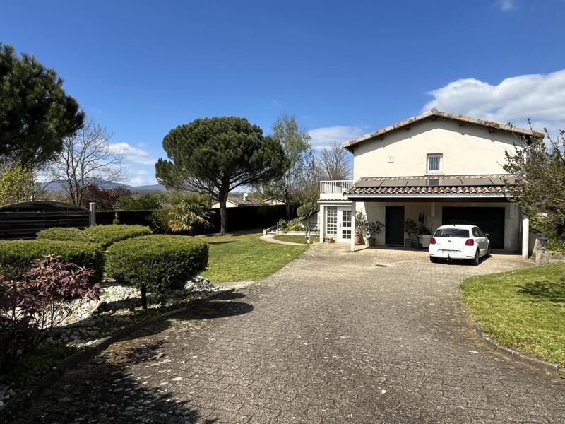 Maison - 140 m² - 6 pièces