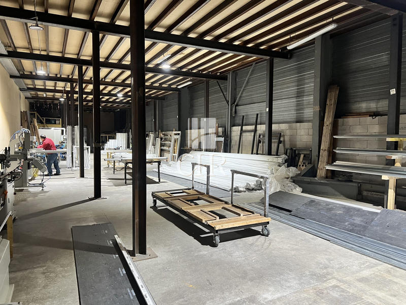 Local commercial - 344 m²