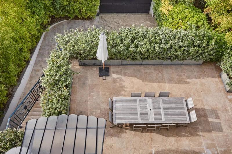 Maison - 400 m² - 10 pièces