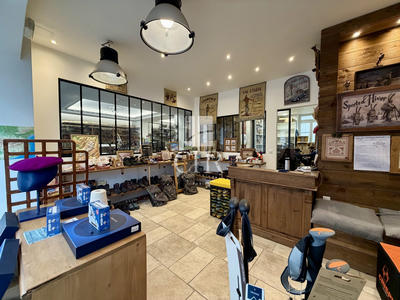 Local commercial - 137 m² - 5 pièces