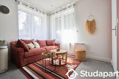 Chambre - 11 m² - 1 pièce