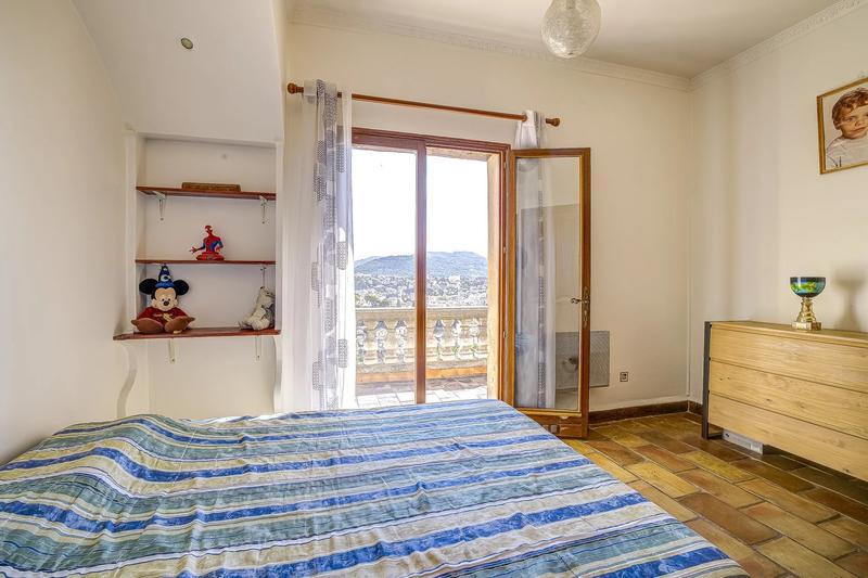 Maison - 141 m² - 3 pièces