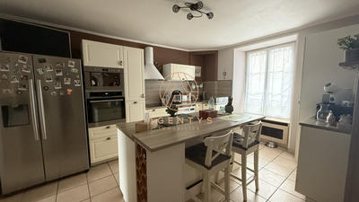 Maison - 157 m² - 8 pièces