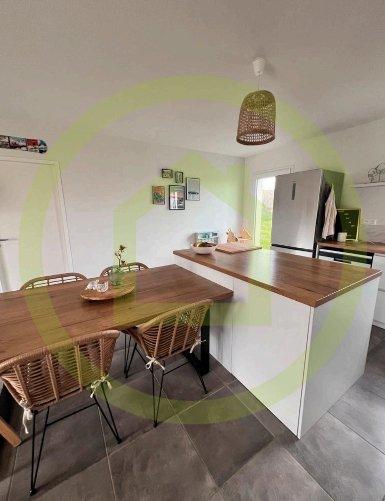 Maison - 95 m² - 4 pièces