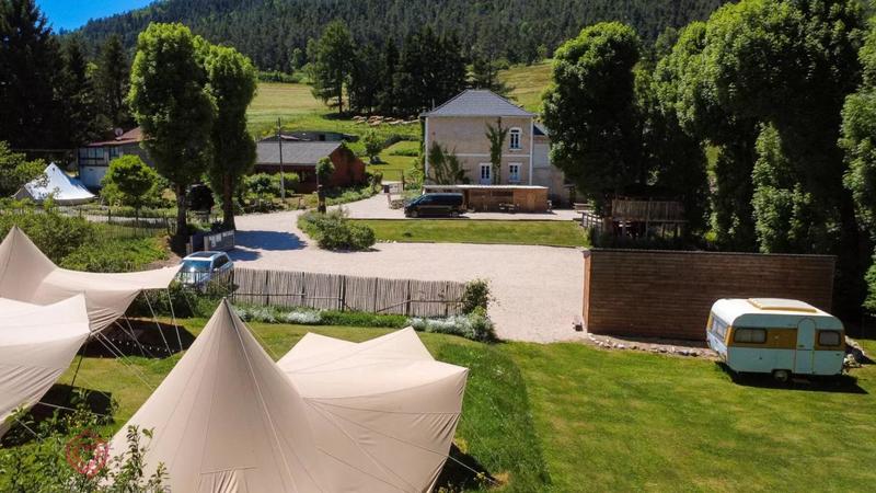 Propriété - 500 m² - 17 pièces