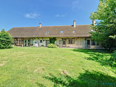 Maison ancienne - 251 m² - 7 pièces