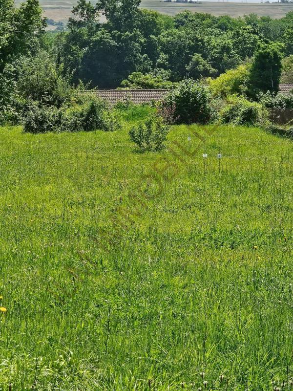 Terrain constructible - 852 m²