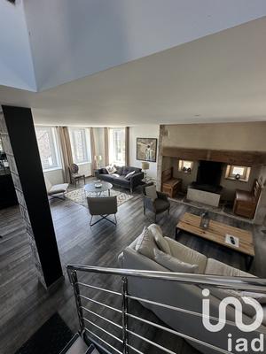 Maison - 227 m² - 9 pièces