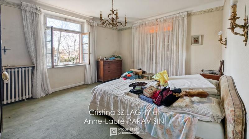 Maison - 210 m² - 10 pièces