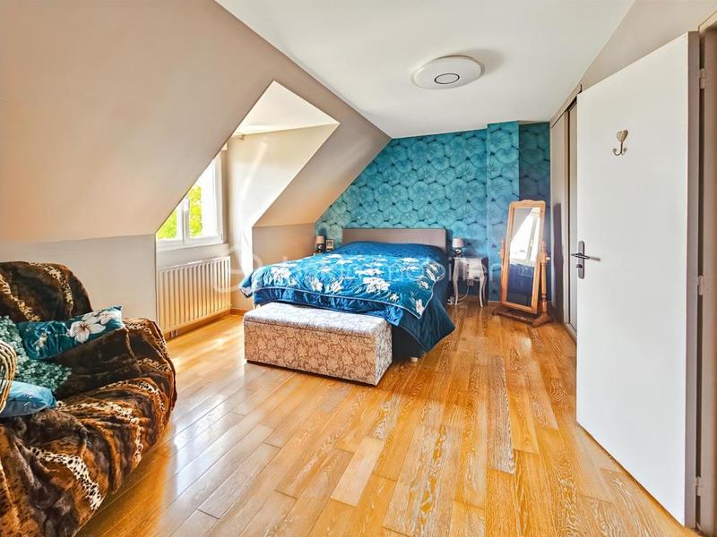 Pavillon - 150 m² - 6 pièces